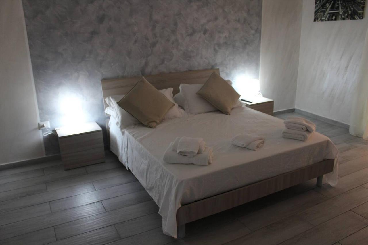 Casa Vacanza Grey Lejlighedshotel Napoli Eksteriør billede