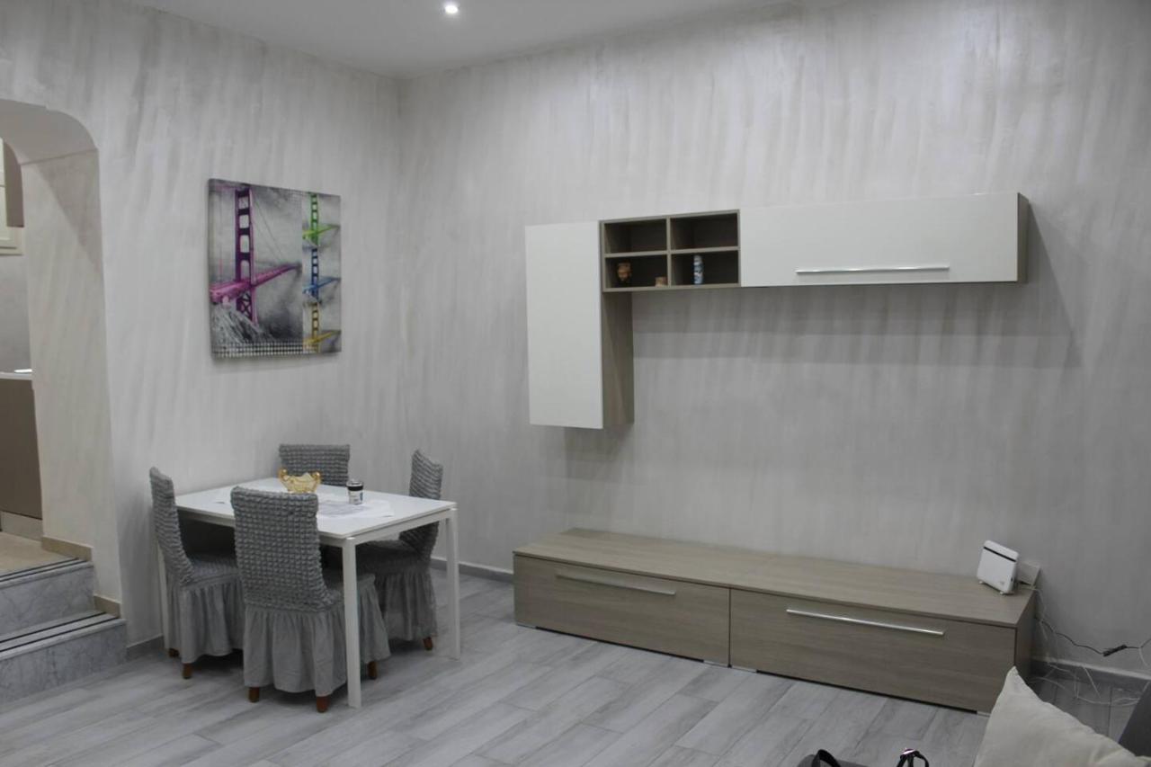 Casa Vacanza Grey Lejlighedshotel Napoli Eksteriør billede