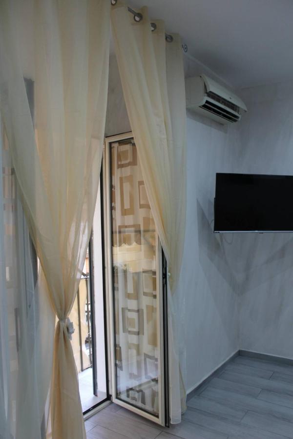 Casa Vacanza Grey Lejlighedshotel Napoli Eksteriør billede