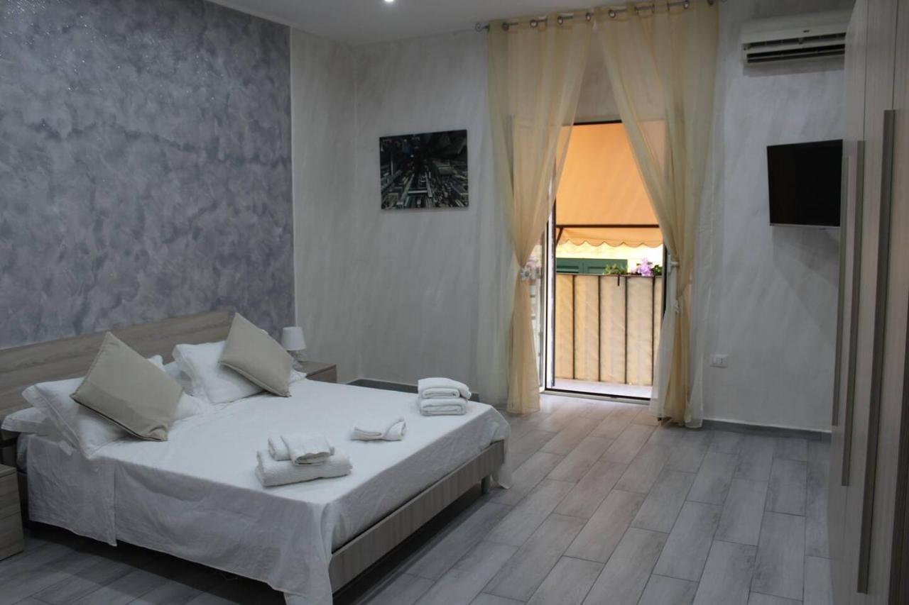 Casa Vacanza Grey Lejlighedshotel Napoli Eksteriør billede