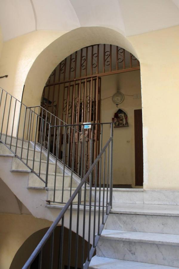 Casa Vacanza Grey Lejlighedshotel Napoli Eksteriør billede