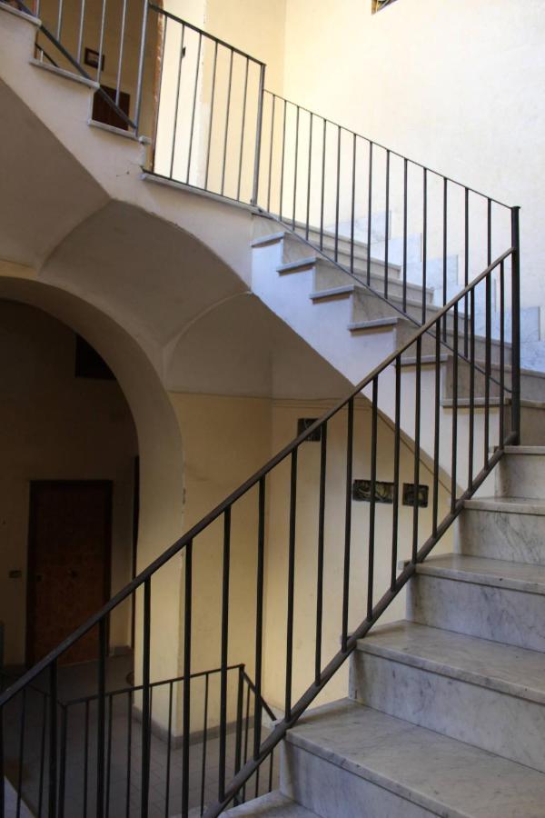 Casa Vacanza Grey Lejlighedshotel Napoli Eksteriør billede