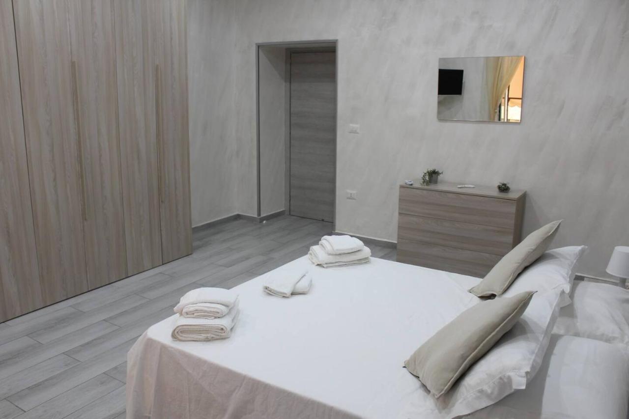 Casa Vacanza Grey Lejlighedshotel Napoli Eksteriør billede